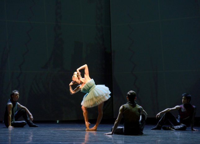 Das Nibelungenlied_Leipziger Ballett_Romy Avermag_Premiere 14.613.JPG