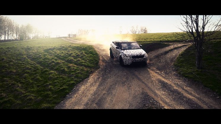 Range_Rover_Evoque_Convertible_testing_at_Eastnor_2_LowRes.jpg
