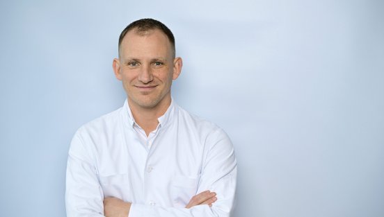 AsklepiosKlinikSt.GeorgChefarztDr.NilsProkschUnfallchirurgieOrthopaedieSportorthopaedie.jpg