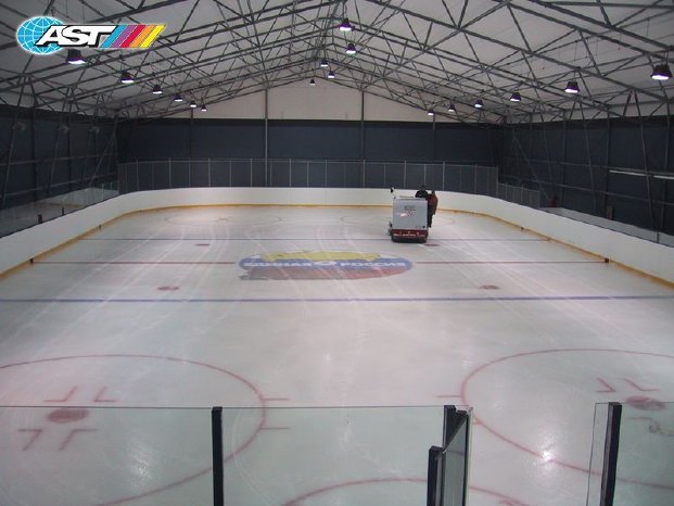 30x60 m Eishockey Trainingshalle mit AST Eistechnik.JPG