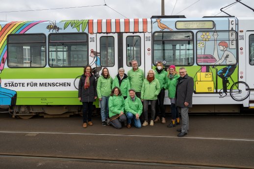 Greenpeace-Bahn_1.jpg