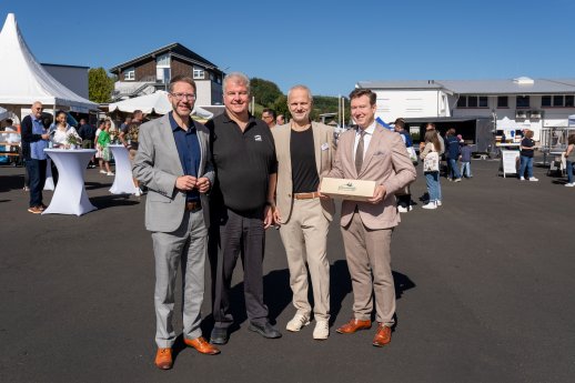 Bien-Zenker2026-Hausbau+Fest-Ehrengaeste.jpg