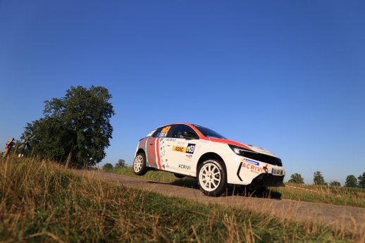 DerBergruftOpelCorsaRallyElectricstartenamFuedesMontBlanc (4).jpg