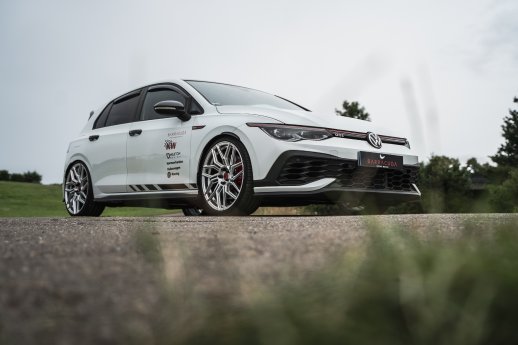 12. VW Golf MK7 GTI Barracuda Dragoon Silber.jpg