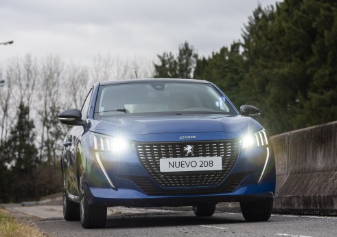 PEUGEOT_Produktion Argentinien_208 (1).jpg
