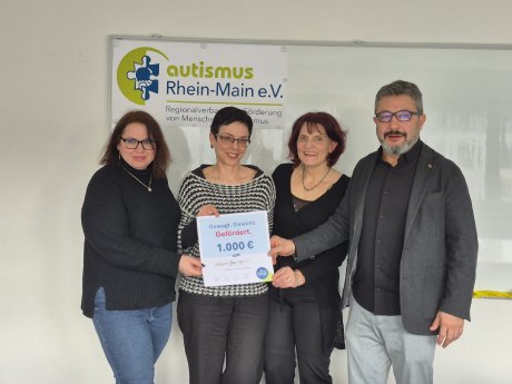 Stiftungspreis Uebergabe Autismus Rhein-Main.jpg