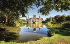 Neues Rathaus und Maschpark - Titelmotiv  der Broschüre 