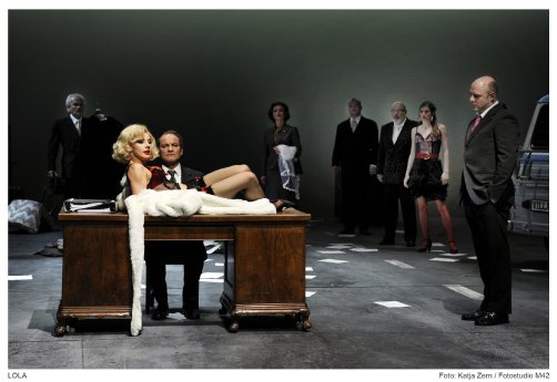 Lola Presse 4.jpg