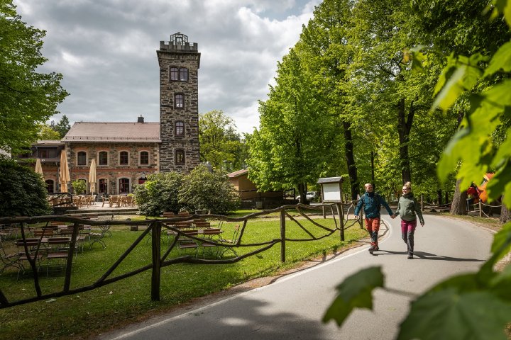 Abstimmen und gewinnen: Oberlausitzer Bergweg kämpft um Titel „Deutschlands Schönster Wanderweg 2026“