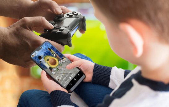 bildmontage-gaming-klein.jpg