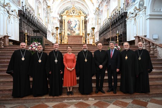 Besuch der Ständigen Synode der Ukrainischen Griechisch-katholischen Kirche bei Renovabis auf de.jpg