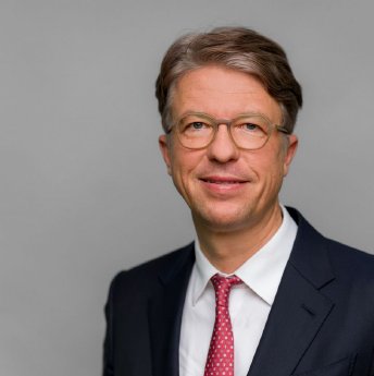platzbecker_vorstand_ukd_25_c_ukd.jpg