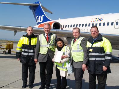 (v.l.n.r.)Hanspeter Wehofer (Abfertigungsdienste, VIE), Fritz Zeitelhofer (Abfertigungsdienste, VIE), Cecilia Saberi (SAS), Franz Felber (Abfertigungsdienste, VIE), Gerhard Palmanshofer (Abfertigungsdienste, VIE)