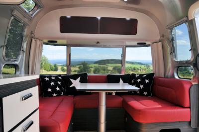 684 Lounge