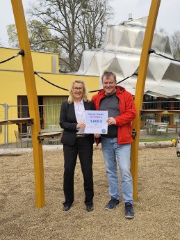 Town+Country Spendenübergabe.jpg