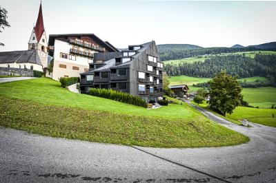 „Alpine Architektur“ – Außergewöhnliche Hotels mit regionalem Charakter / © Christian Stallknecht