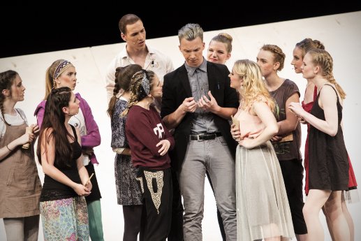 Jugendtheaterclub_Blackout_Musikalische Komödie_2017 ©Florian Merdes.jpg
