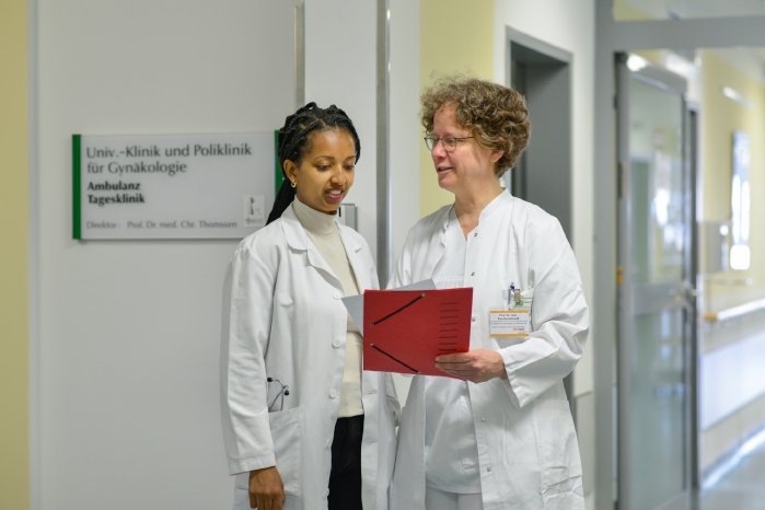 30032_Eva Kantelhardt und Veronica Afework_Foto_Uni Halle  Markus Scholz.jpg