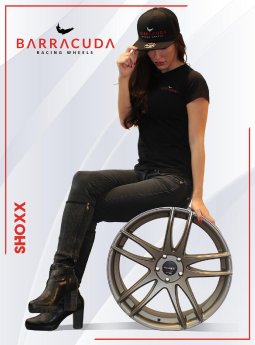 Model mit Shoxx 2.jpg