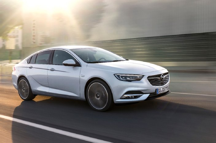 Opel-Insignia-Grand-Sport-304398.jpg