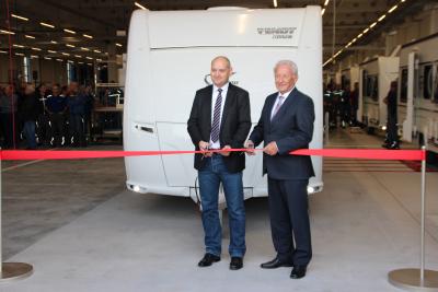Offizielle Einweihung mit Martin Paninka (Bürgermeister Asbach-Bäumenheim) und Harald Striewski (Eigentümer Fendt-Caravan GmbH)