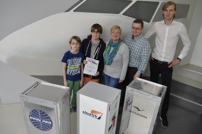 simINN GmbH - Danke an das Familie-Team Schier für die pünktliche Landung und dem professio.JPG