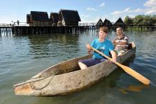 Einbäume sind die ältesten Wasserfahrzeuge der Welt (Foto: Pfahlbaumuseum Unteruhldingen)