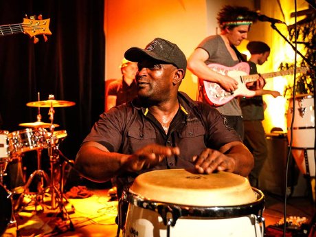 Godfrey, Trommeln.jpg