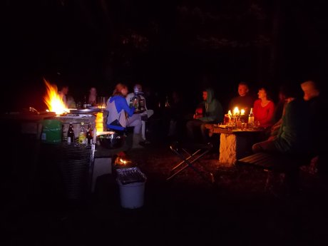 Nacht am Feuer mit Flamenco-Gitarre.jpg