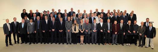 2080 Jahre Voller Engagement Und Leistung Fur Den Stern Daimler Ag Pressemitteilung Lifepr