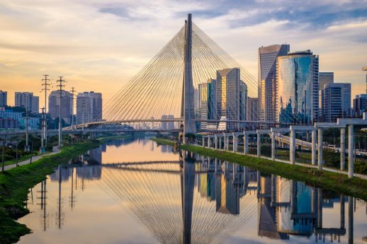 Brasilien - Sao Paulo - Ponte Estaiada Octávio Frias de Oliveira - Copyrighht Shutterstock.com.JPG