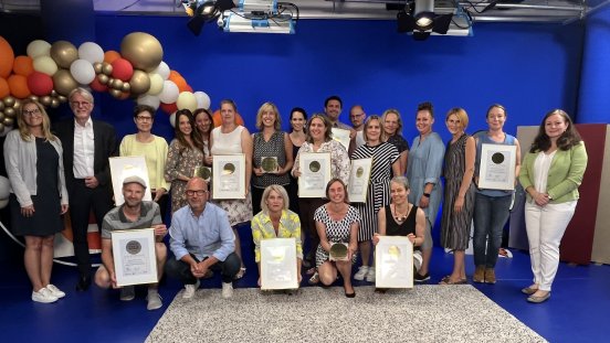 Internet-ABC-Schule-Hessen_Verleihung-Goldenes-Siegel.jpg