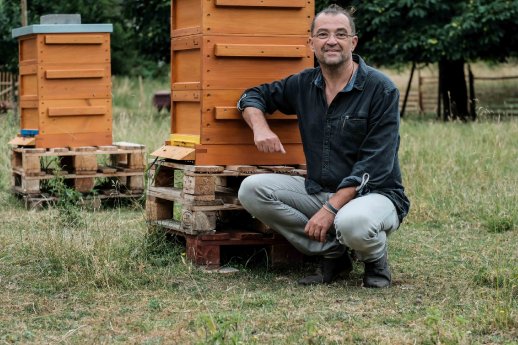 Naturschutzbeauftragter und Imker-Experte Ronny Weiß (c) Jens Braune del Angel.jpg