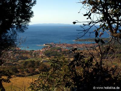 Blick auf die Altstadt der kroatischen Insel Rab.