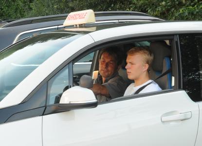 Eine gute Fahrausbildung ist eine Grundvoraussetzung für die sichere Teilnahme am motorisierten Verkehr (Bild: Guido Rosemann, BASt)