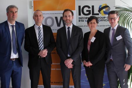 .l.n.r.: Thomas Estermann (European University Association), Dr. Jens-Peter Gaul (Hochschulrektorenkonferenz), Dr. Henning Gädeke (Ständige Vertretung der Bundesrepublik Deutschland bei der EU), Birte Schöpfer (FHnet-Koordination / Hochschule Bremen), Dr. Torsten Fischer (Kooperationsstelle EU der Wissenschaftsorganisationen)