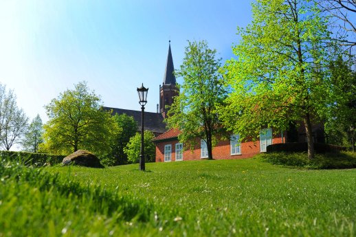 5-Klosterpark Harsefeld_Kirche_©Martin Elsen.jpg