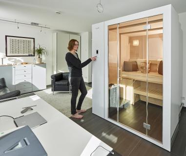 Innerhalb von 20 Sekunden fährt die Sauna S1 jedoch auf die dreifache Tiefe aus und verspricht damit viel Platz für wohltuende Saunamomente