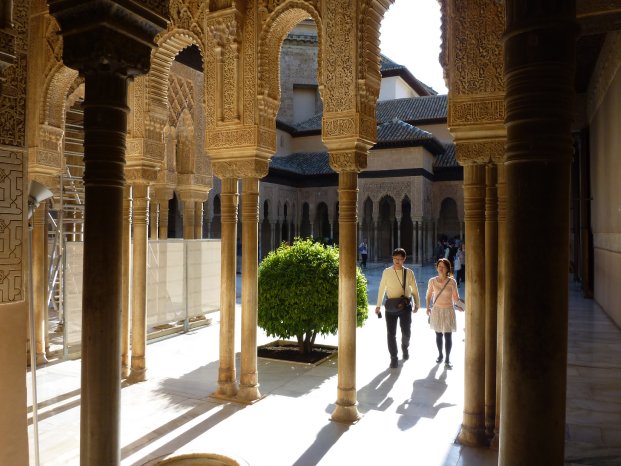 Alhambra2_KarawaneReisen.jpg