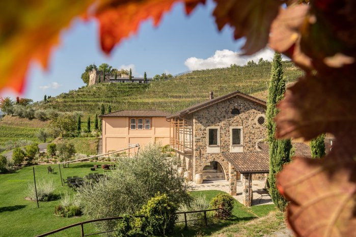 Web Version-Esterno, Tenuta Castello di Morcote-Ticino Turismo - parisiva.ch.jpeg