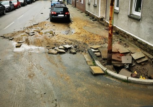 EBE_Hochwasser Straßenreinigung.jpg