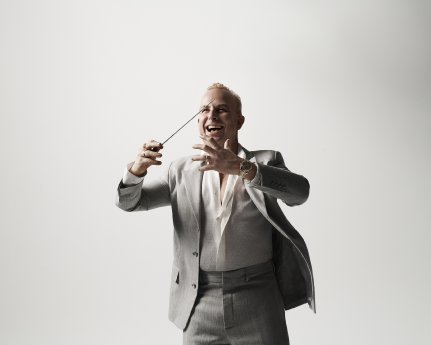 Yannick Nézet-Séguin_web_c_Paola Kudacki.jpg