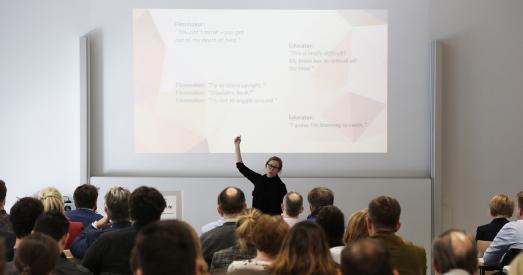 Jeanine Reutemann, Researcher & Lecturer at the Centre for Innovation von der Leiden University, eröffnete als Keynote-Speakerin die Tagung mit dem Thema „Eine audivisuelle Sprache: Wissenstransformation durch Bewegtbilder“ Foto/Christopher Thiele