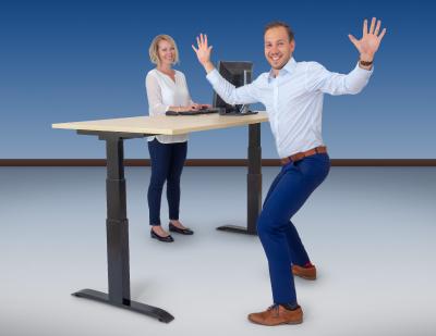 Um Muskeln zu stärken und Schmerzen zu vermeiden, ist regelmäßige körperliche Aktivität ratsam. Neben Gehen, Radfahren und Joggen, bietet sich dabei auch gezieltes Muskeltraining in Form von Sport, Therapie oder Rehabilitation an. Übungen mit dem eigenen Körpergewicht zur Stärkung der Körpermitte eignen sich gut zur Prävention von Rückenschmerzen. / Bild: AGR