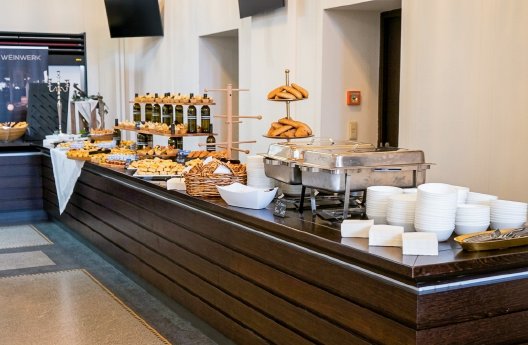 Buffet (c) Bayer. Staatsbad Bad Kissingen GmbH_Lisa Neder.jpg