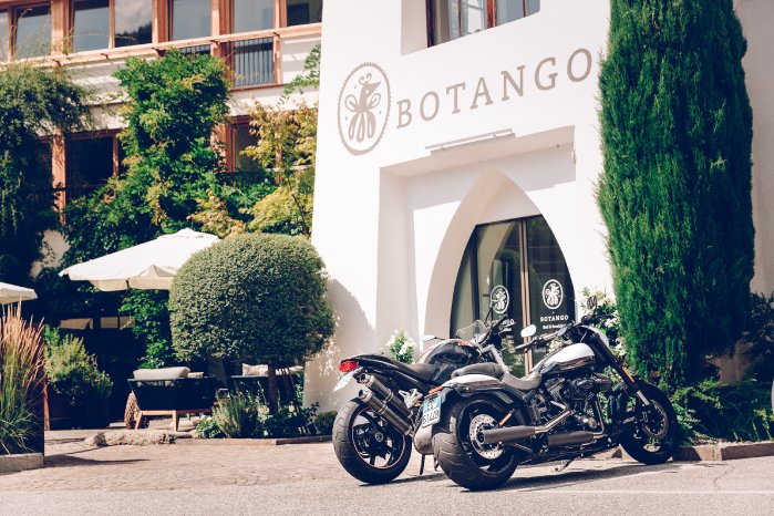 Perfekte Ausgangsbasis für Motorradtouren durch Südtirol (Hotel BOTANGO).jpg
