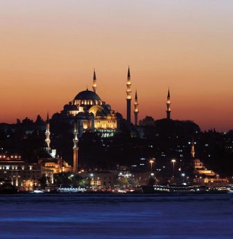 Istanbul_bei nacht.jpg