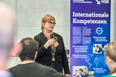 HSB-Rektorin Prof. Dr. Karin Luckey begrüßte die Teilnehmenden / Bild: Hochschule Bremen / Marcus Meyer
