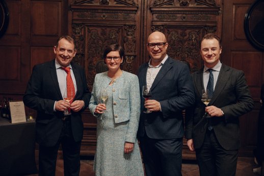 Bild 3 Prof. Dr. Alexander Lorz, Christine Müller, Ingmar Jung und Benedikt Kuhn (v.l.)©peterben.jpg