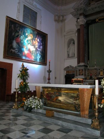Cathedral of St Valentine_interior.jpg